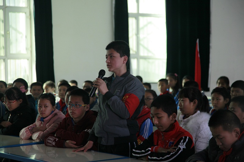 新疆喀什市阳光小学师生走进喀什教育矫治局（戒毒所）接受警示教育