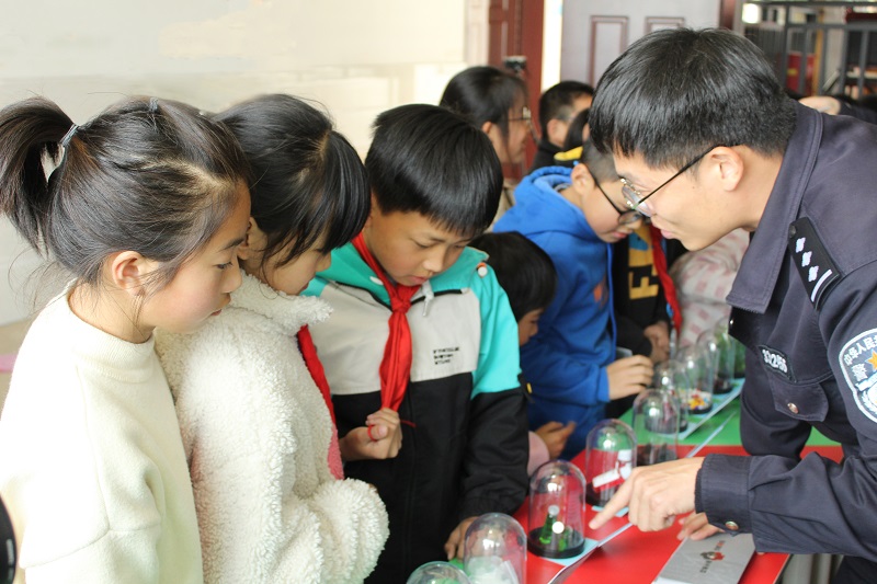 我所赴龙游寺后小学开展禁毒宣传活动