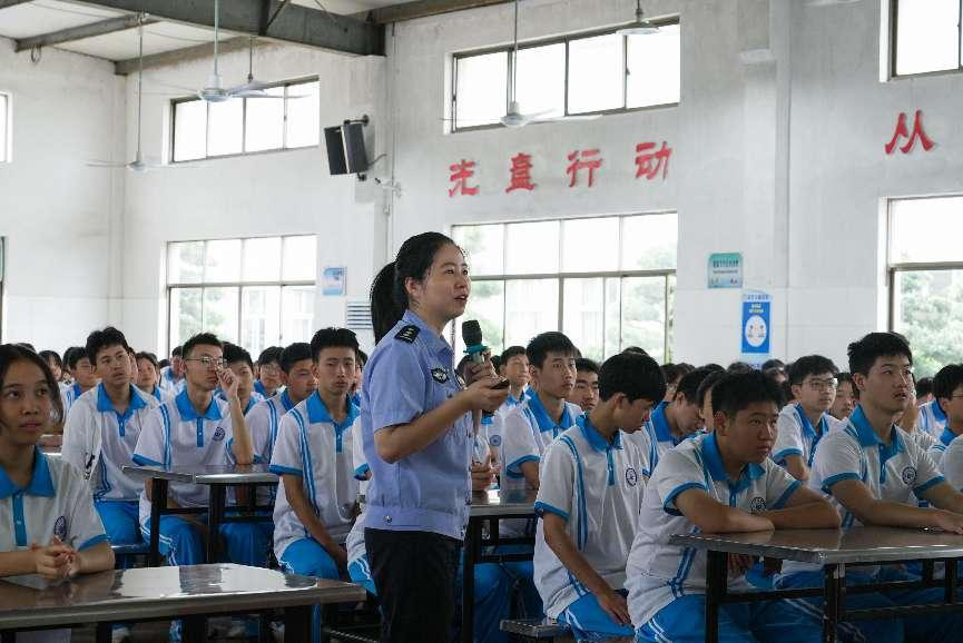 扬帆起航 禁毒同行——我所走进衢州交通学校开展“开学第一课”禁毒宣传活动